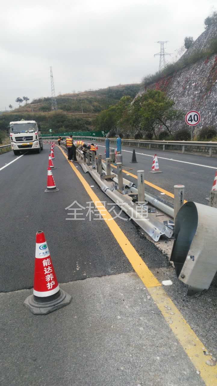 交通护栏工程40